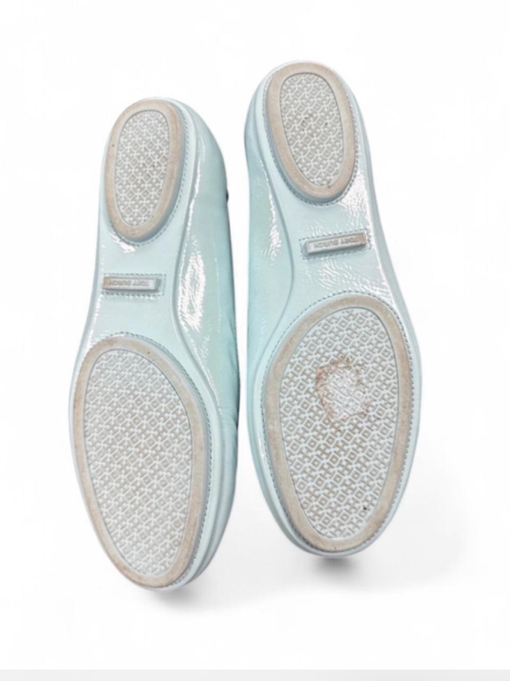 Tory Burch Minnie Travel Ballet Flats in a light blue shade, patten leather, 7 - Picture 2 of 3